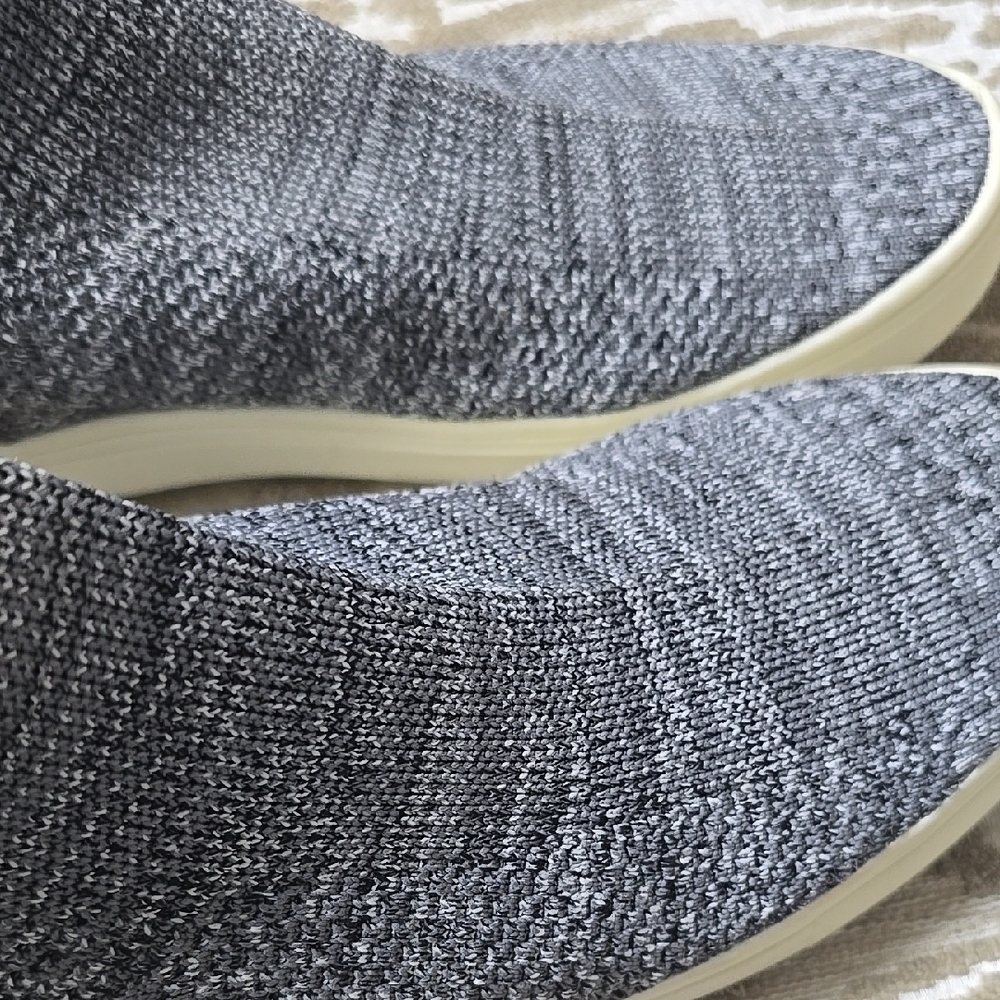 Brash Gray Knit Slip-On Sneakers with Textured Upper - Picture 8 of 13